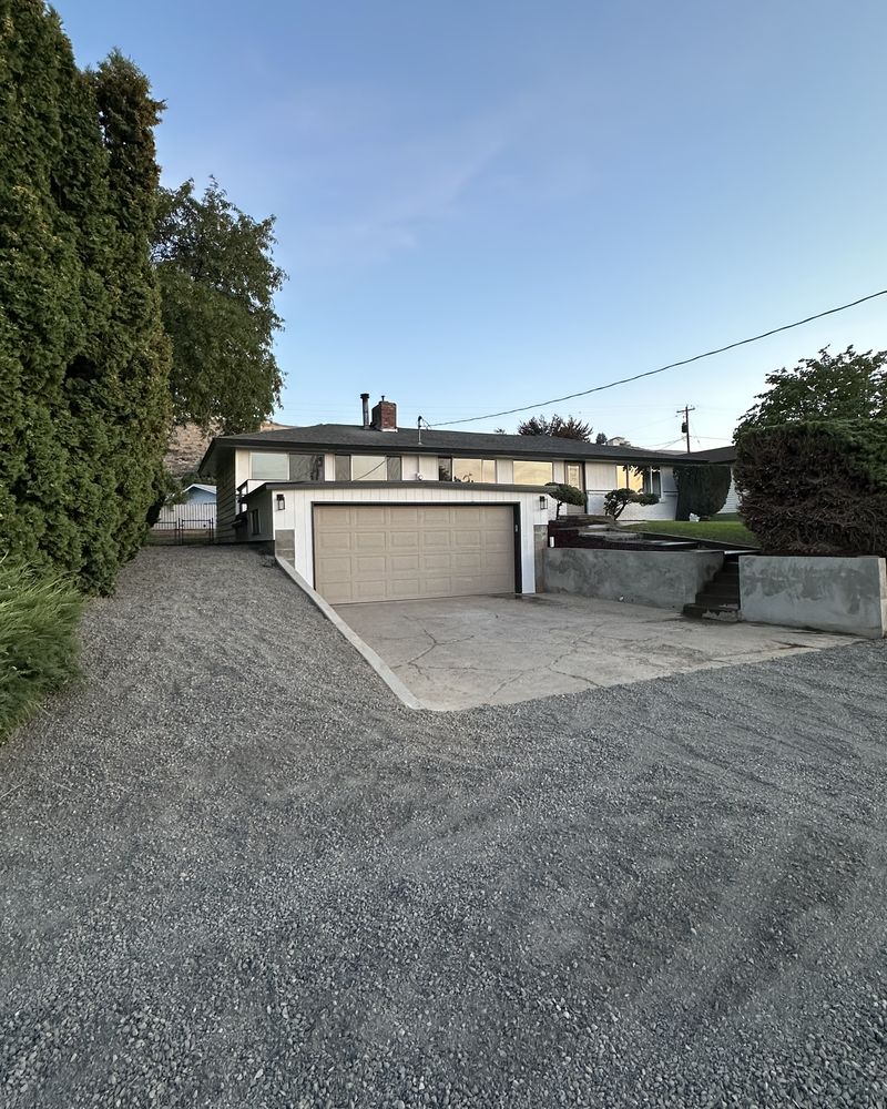 Another house: the driveway and garage, after the work